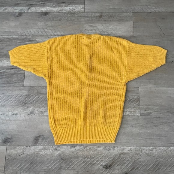 Vintage Sergio Valente Women’s Yellow Sweater button up Size 40 - Picture 3 of 3